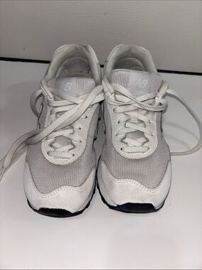 New Balance Women's White Cream Sneakers